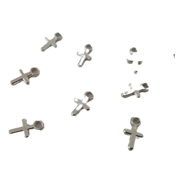 50 Dijes Cruces Miniatura 1cm Acrílico Crucesitas Chiquitas Plateado
