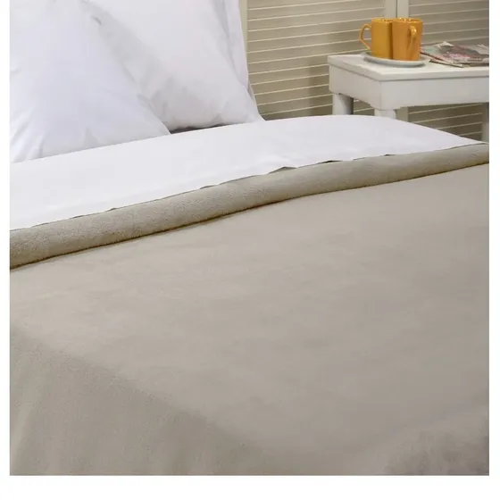 Frazada Danubio Flannel Queen Gris de Franela Liso Hipoalergénica