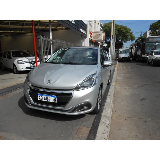 Peugeot 208 1.6 Allure