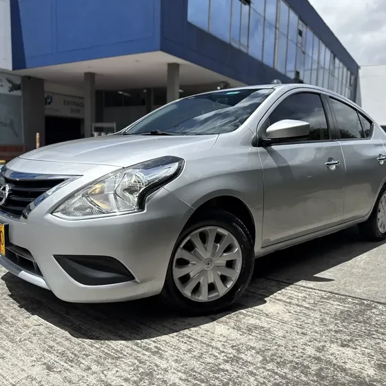 Nissan Versa 2018 1.6 Drive At