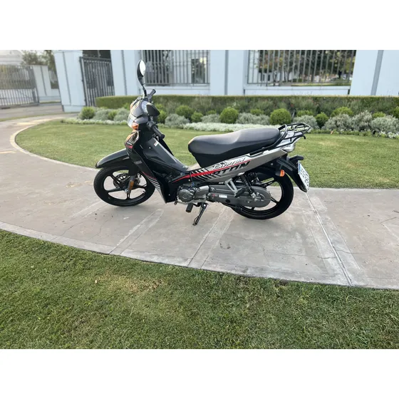 Moto Igual A Nueva Con Muy Pocos Km Única Dueña