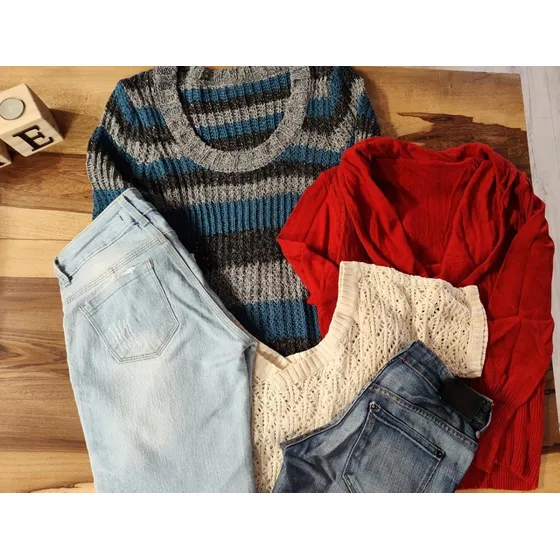 Lote Ropa Mujer En Talle  S  - 3 Sweaters + 2 Bermudas Jeans