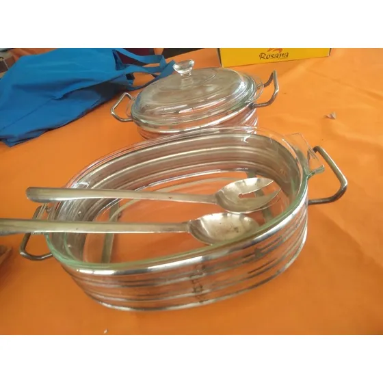 Juego De Pirex Con Base Y Utensilios