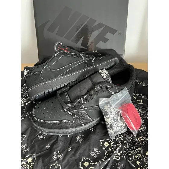 Jordan 1 Travis Scott Phantom