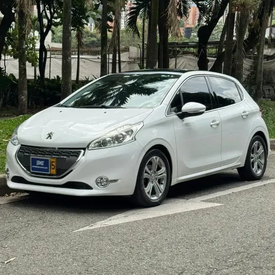 Peugeot 208 2014 Allure 1.6 Automatico