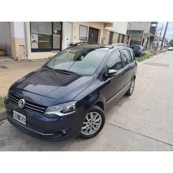 Volkswagen Suran 1.6 Highline 101cv