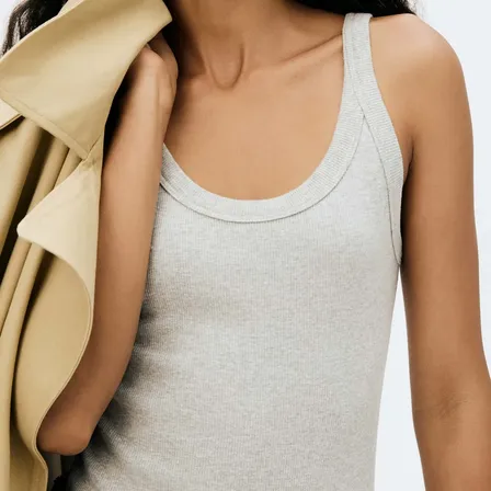 Regata Básica Feminina Modelagem Slim Em Ribana Hering