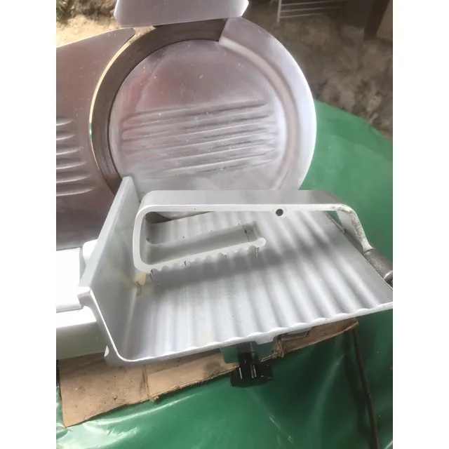 Máquina Cortar Fiambre 24cm