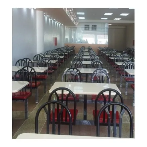 Comedores Mesa Y Asientos En Fibra De Vidrio Y Base En Hierr