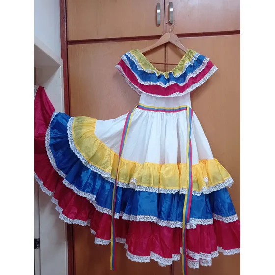 Traje Tricolor