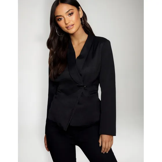 Blazer Negro Asimétrico