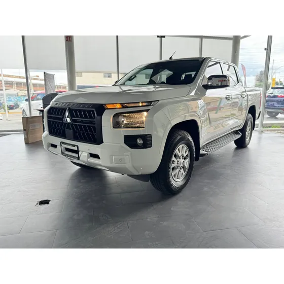 Mitsubishi L200 2.4 Glx Cabina Doble 4x4 Diesel Mt
