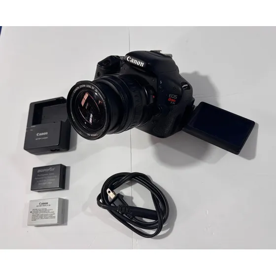 Canon Eos Rebel T3i Lente 28-105