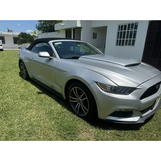 Ford Mustang 2.3 Convertible