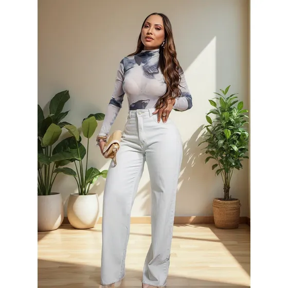 Calça Feminina Jeans Wide Leg Barra Desfiada Lavagem Clara
