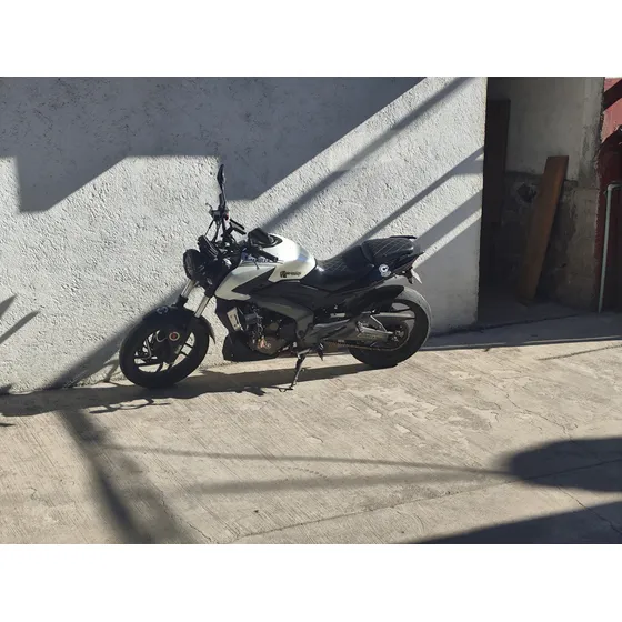 Dominar 400