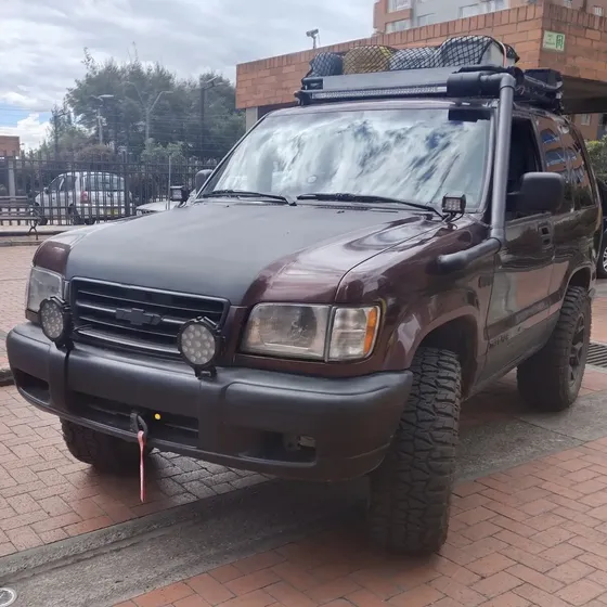 Chevrolet Trooper 2000 3.2 960