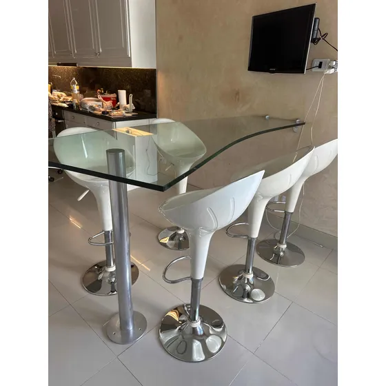 Mesa Vidrio Y Acero Inoxidable Láser 2mts  1 Pata Semicircul