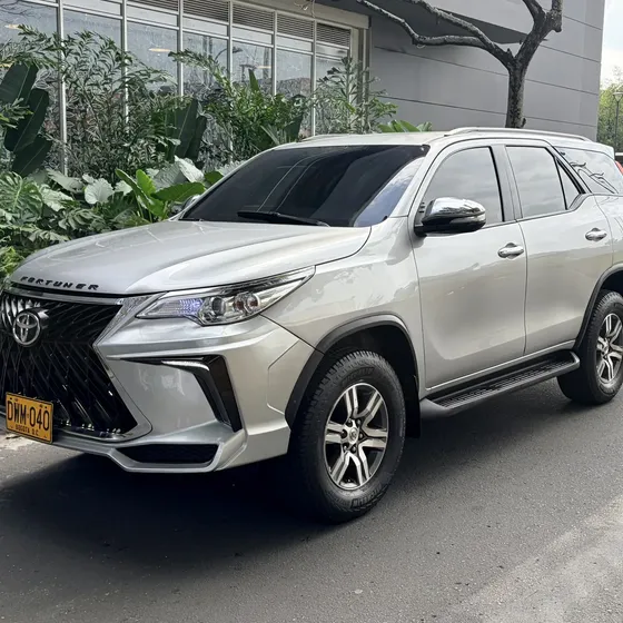 Toyota Fortuner 2018 2.7 Street Sw4 Gasolina 4x2 7 Puestos