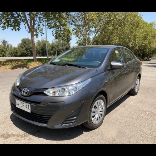 Toyota Yaris Sedán 1.5 Mt