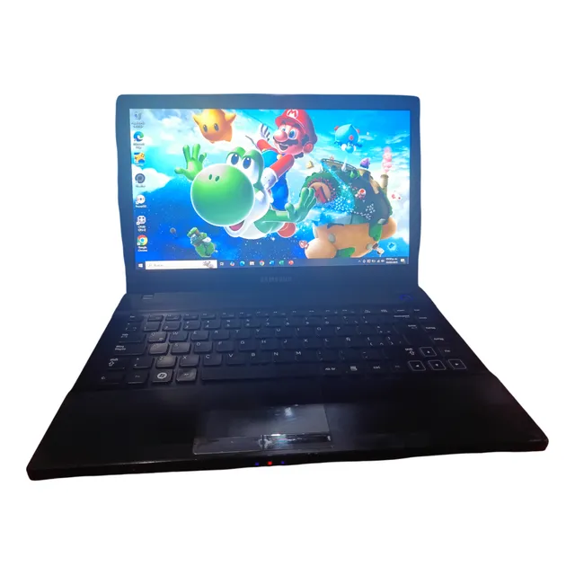 Laptop  Samsung A8 Escolar O Trabajo Con Graficos Amd Negro