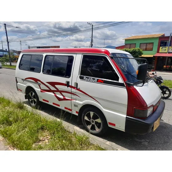 Kia Besta 2.2 Blanco