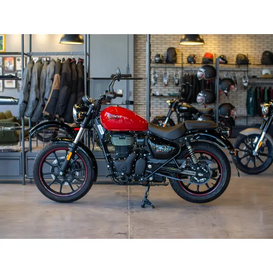 Royal Enfield Meteor 350 Fireball Red 1° Service Gratis