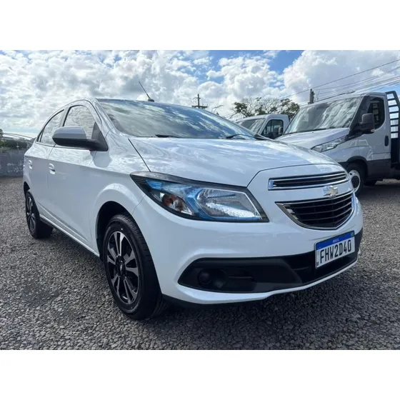 Chevrolet Onix Hatch 1.4 4p Flex Lt