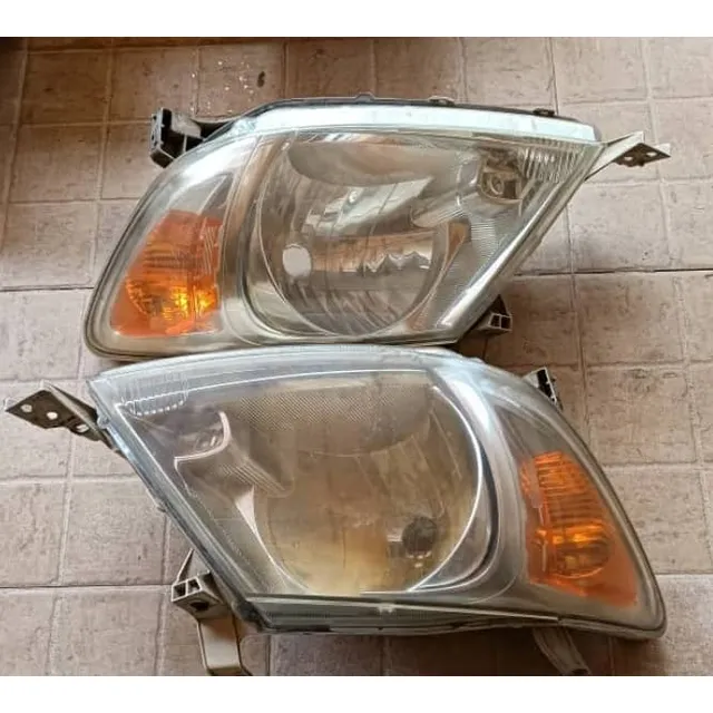 Faros Derecho E Izquierdo Usados Para Toyota Hilux...