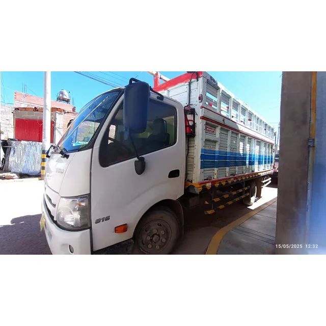 Camión Hino Serie 816
