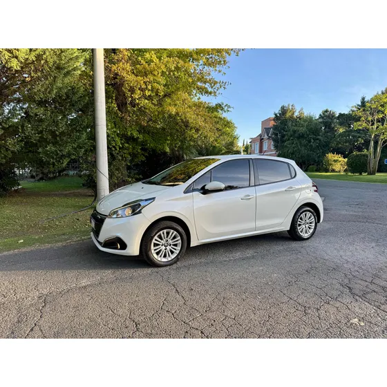 Peugeot 208 1.6 Allure Touchscreen