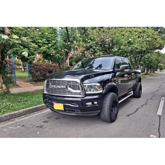 Dodge Ram 5.7 2500 Crew Cab Laramie