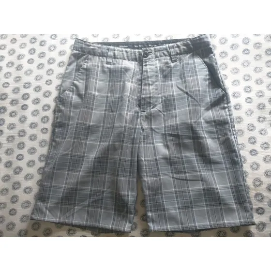 Short Bermudas Travis' Matlen. Talla 34. Usado. Importado.