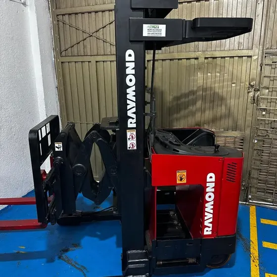 Montacargas Eléctrico Pasillo Angosto Altura 8 Mts