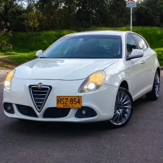 Alfa Romeo Giulietta 2012 1.4 Distinctive Mecánica