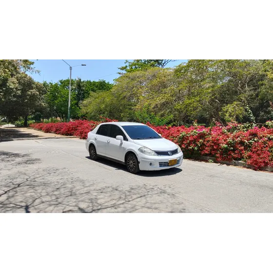 Nissan Tiida 1.8 Premium 5 P