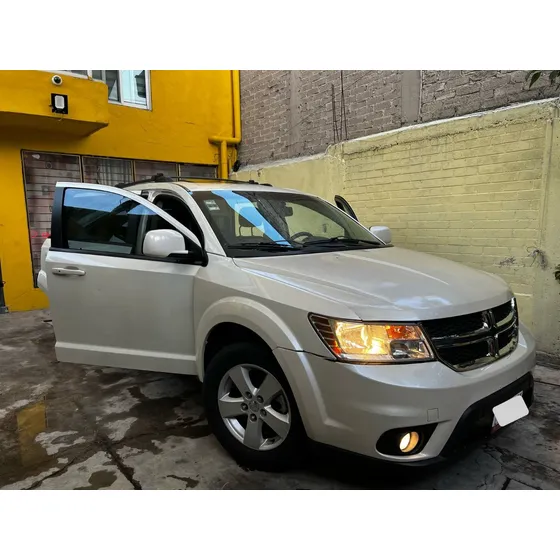 Dodge Journey 2.4 Sxt 7 Pasajeros Plus Mt