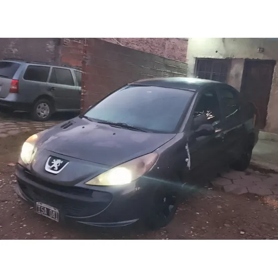 Peugeot 207 1.4 Sedan Xs