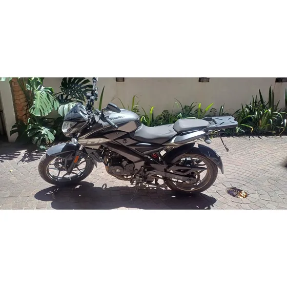 Bajaj Rouser Ns 200