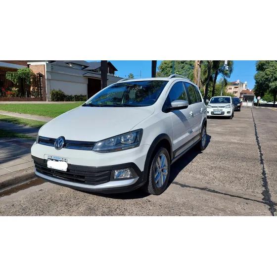 Volkswagen Suran 1.6 16 V Cross