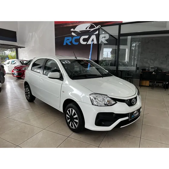 Toyota Etios Hatch 1.5 16v 4p Flex Xs Automático