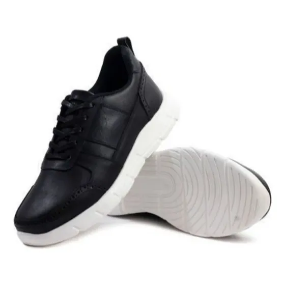 Zapatilla Urbana De Cuero Negra Clode Hombre Boating