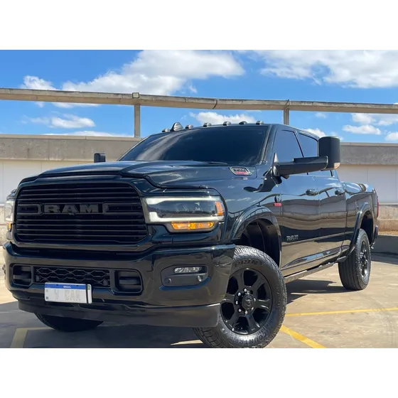 Ram 3500 6.7 I6 Turbo Diesel Laramie Cd 4x4 Automático