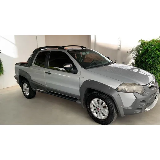 Fiat Strada 1.8 16v Adventure Cab. Dupla Flex Dualogic 2p
