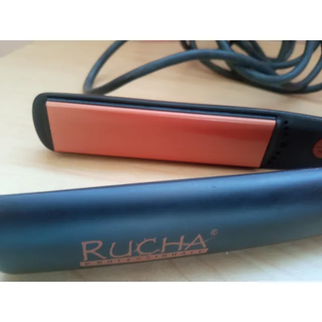 Plancha De Cabello Rucha Titanium Usada