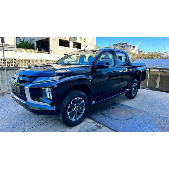 Mitsubishi L200 2.4 Di-d High Power 181cv Cuero
