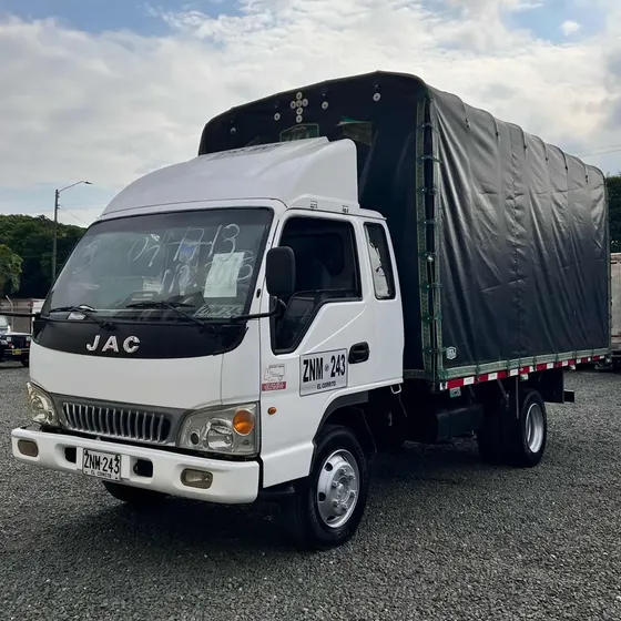 Jac 1045 2015 Estacas