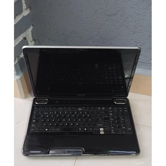 Laptop Toshiba Core I3 / Con Detalles