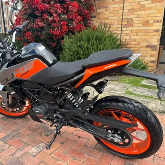 Moto De 200 Cc, 6 Velocidades, Inyección Electrónica.