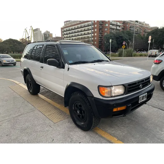 Nissan Pathfinder 3.3 Se